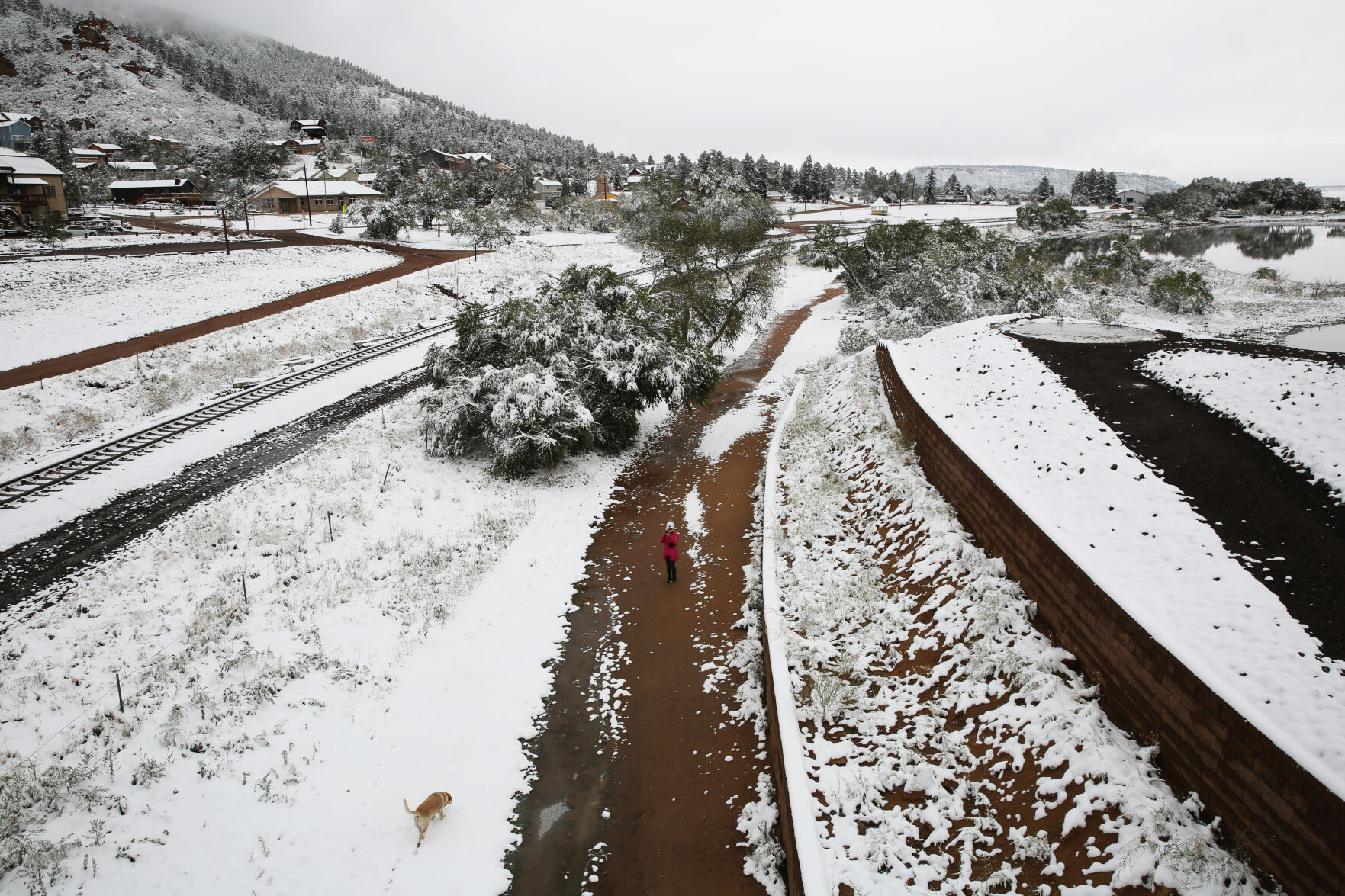 091020-news-snow 17.jpg
